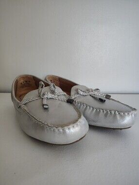 Lifestride Silver Metallic Driving Loafers Active Arch Moc Toe NWOT Women's Sz 9